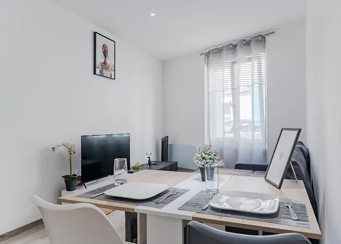 Apartamento Confort - Proche Gare&centre - Futuroscope 1 *